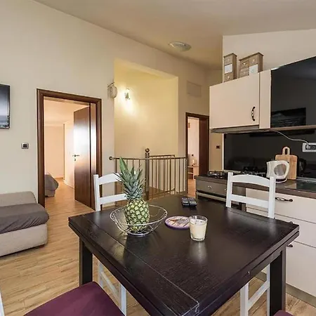 아파트 Awesome In Privlaka With 3 Bedrooms *
