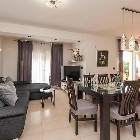 Awesome In Privlaka With 3 Bedrooms 아파트 프리블라카