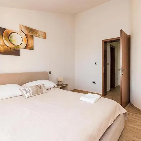 Awesome In Privlaka With 3 Bedrooms 프리블라카